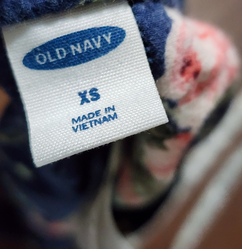 Old Navy Blue and Pink Shorts with Floral Design - Picture 5 of 7